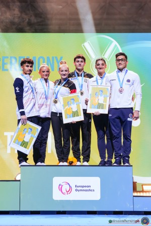 mix podium sfe00483 simone ferraro ph